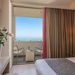 Kriti Beach Hotell