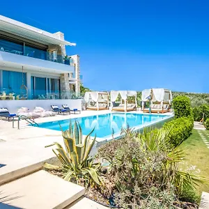 Made Of Blue Luxury Collection העיירה רתימנו